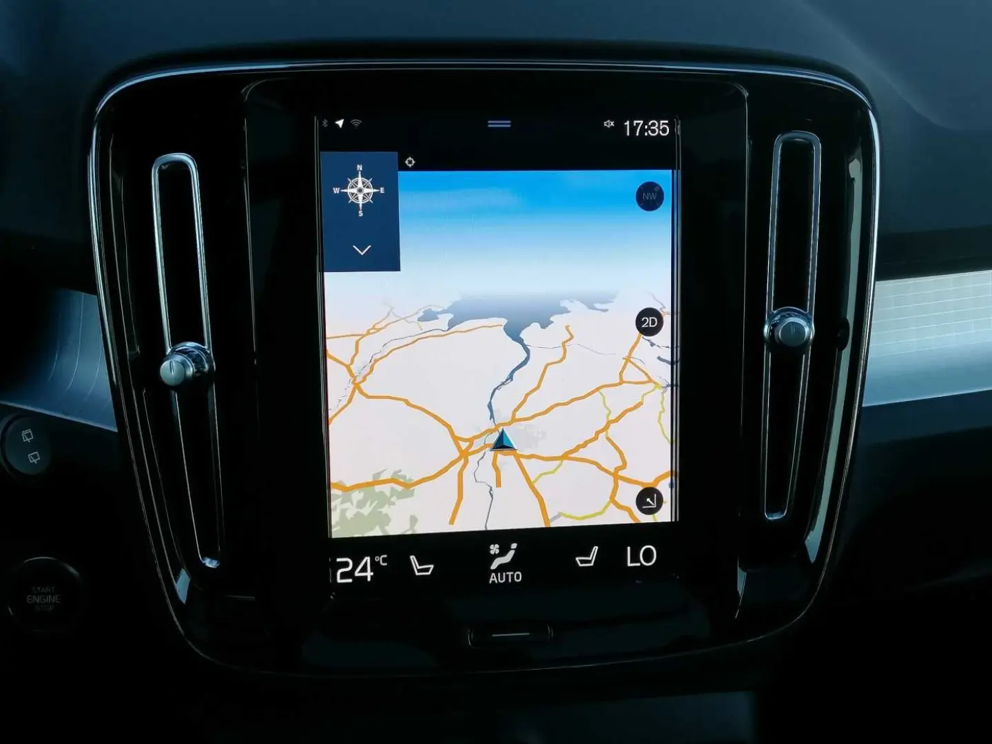 XC40 T2 2WD Plus Dark  Navi  Kamera uvm.