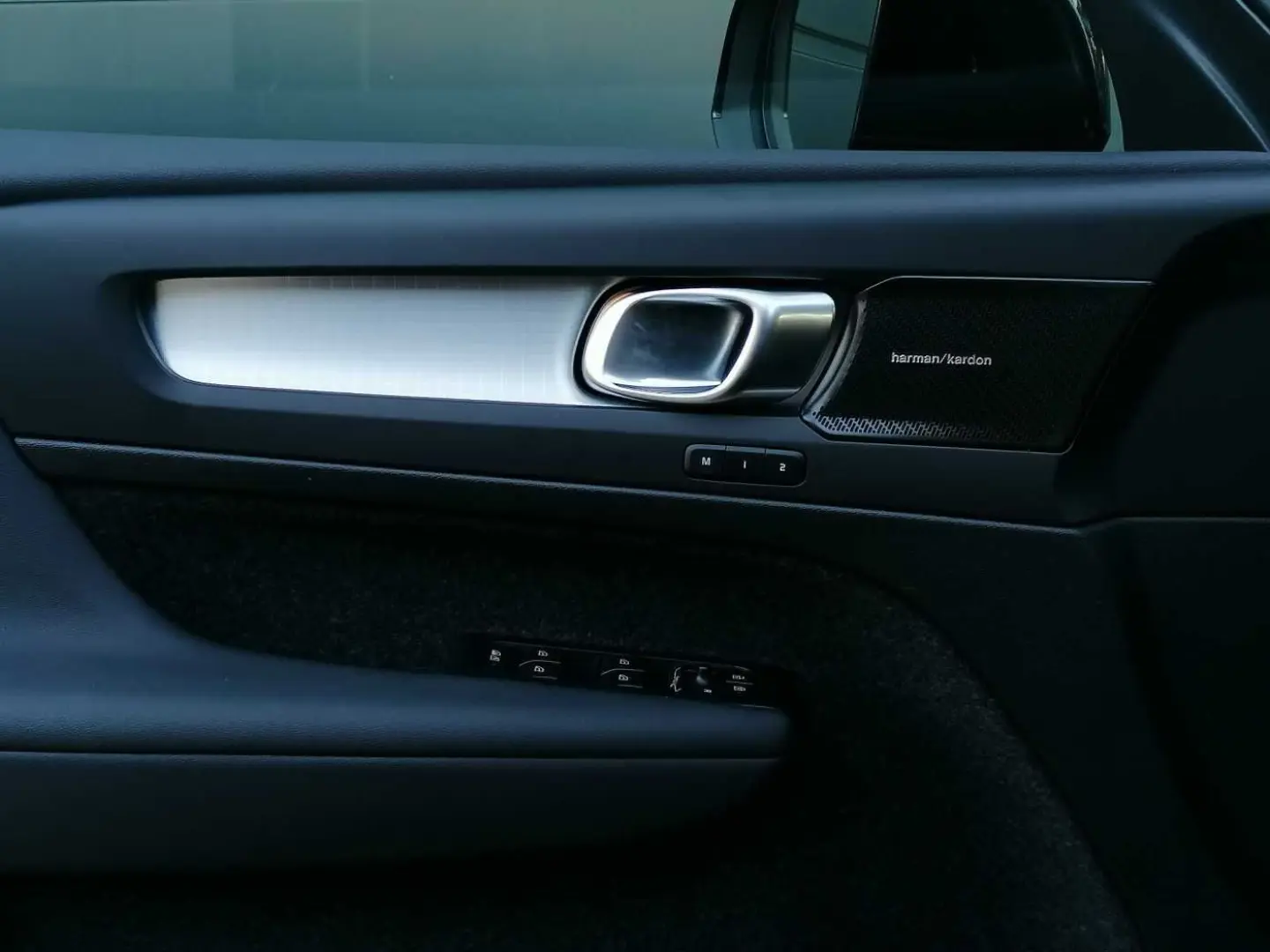 XC40 T2 2WD Plus Dark  Navi  Kamera uvm.