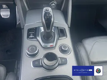 Stelvio 2.0 Turbo 16V Veloce Q4 AT8