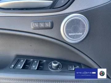 Stelvio 2.0 Turbo 16V 280 Veloce Q4 8AT