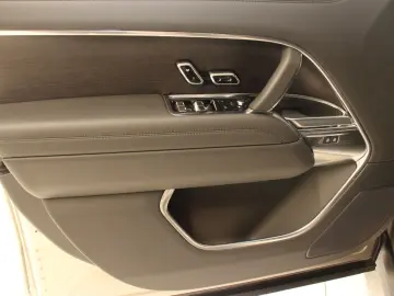 Range Rover P460e Hybrid HSE AHK Pano Head-Up