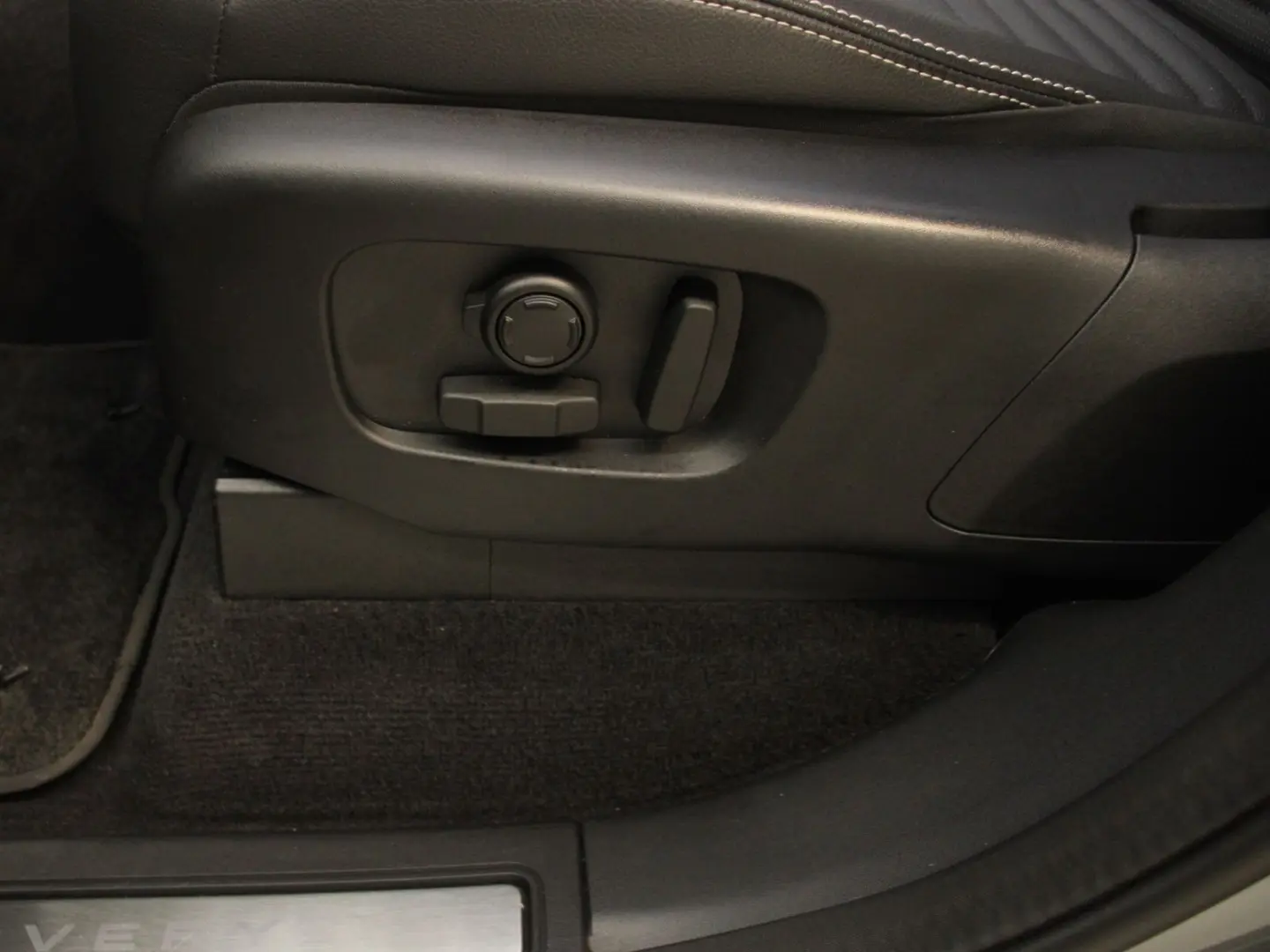 Discovery 5 D350 Dynamic SE AWD 7Sitze AHK Pano