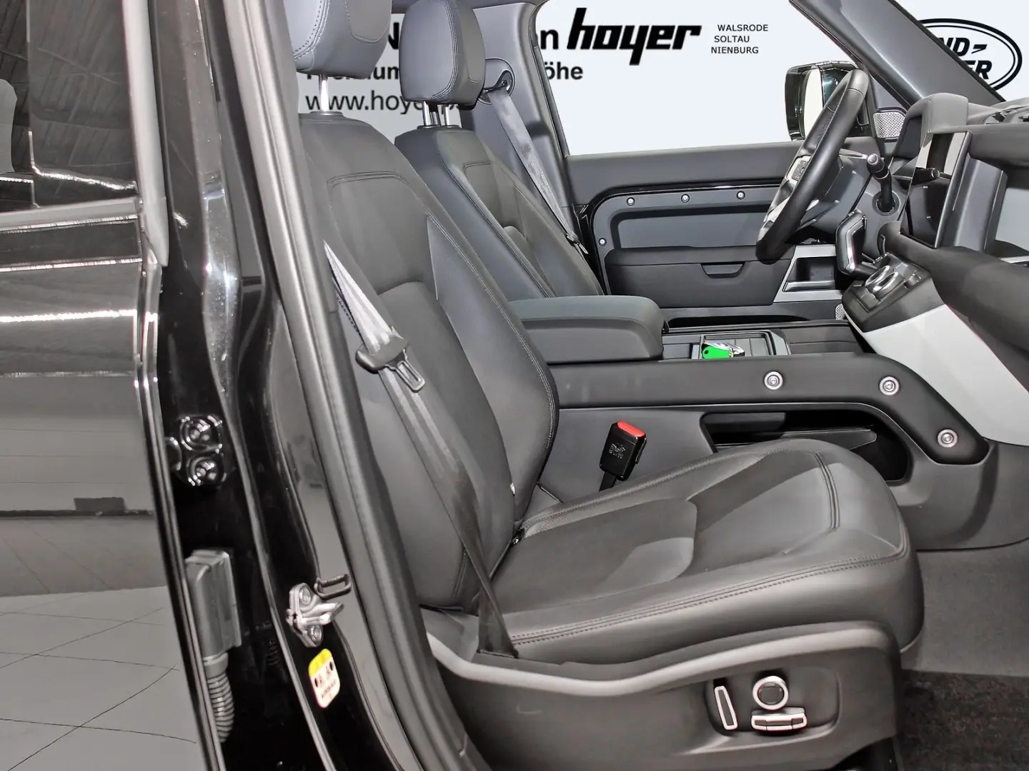 Defender 130 D300 SE AHK Pano Off Road Paket Plu