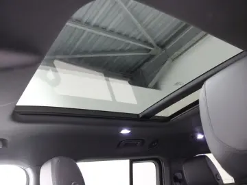 Defender 130 D300 SE AHK Pano Off Road Paket Plu