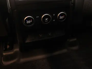 Defender 130 D300 SE AHK Pano Off Road Paket Plu