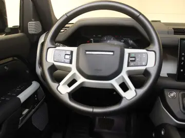 Defender 130 D300 SE AHK Pano Off Road Paket Plu