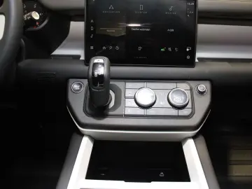 Defender 110 D300 X-Dynamic SE AHK Pano HUD DAB