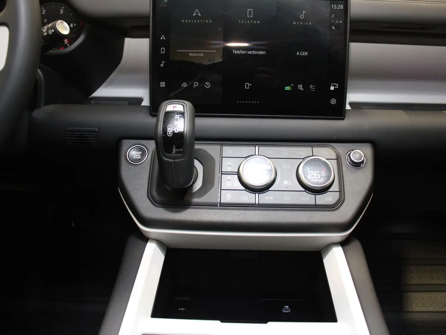 Defender 110 D300 X-Dynamic SE AHK Pano HUD DAB