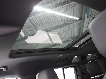 Defender 110 D300 X-Dynamic SE AHK Pano HUD DAB