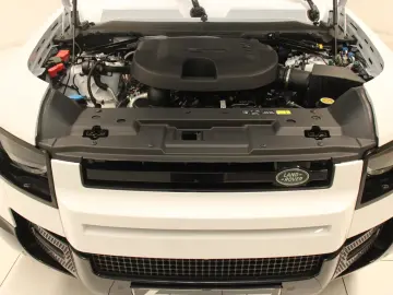 Defender 110 D300 X-Dynamic SE AHK Pano HUD DAB