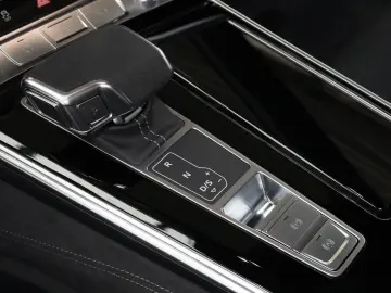 RS6 Avant TFSI Q DYNAMIK  KERAMIK LM22 AHK PANO