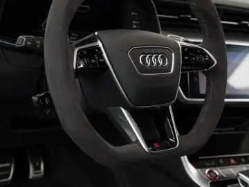 RS6 Avant TFSI Q DYNAMIK  KERAMIK LM22 AHK PANO