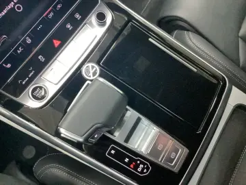 Q7 45 TDI Q 2x S LINE 7-SITZE PANO AHK LUFT LEDE