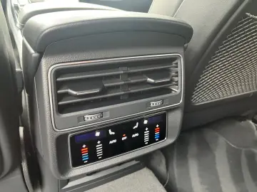 SQ7 4.0 TFSI quattro  B&O MATRIX KAMERA STANDH