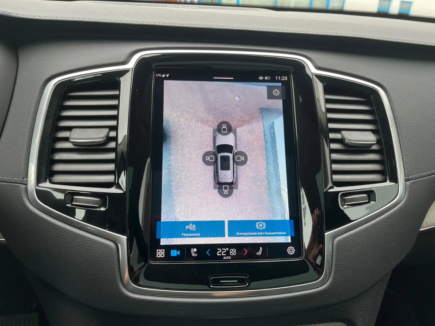 XC90 T8 AWD Ultra Dark  LFW HUD AHK PANO