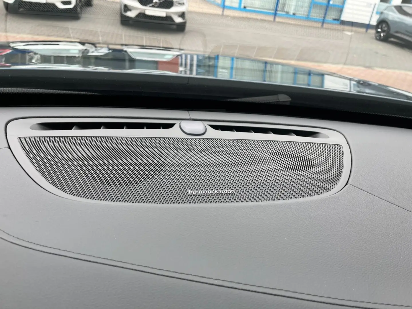 XC90 T8 AWD Ultra Dark  LFW HUD AHK PANO