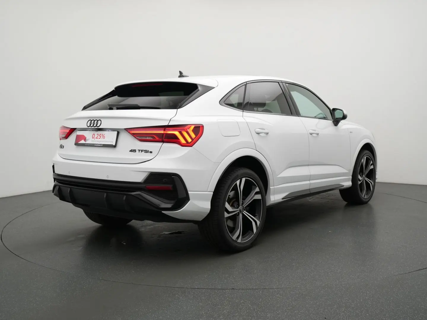 Q3 Sportback 45 e S line ACC NAVI SHZ SONOS