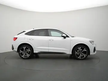 Q3 Sportback 45 e S line ACC NAVI SHZ SONOS