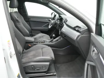 Q3 Sportback 45 e S line ACC NAVI SHZ SONOS