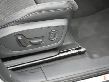 Q3 Sportback 45 e S line ACC NAVI SHZ SONOS