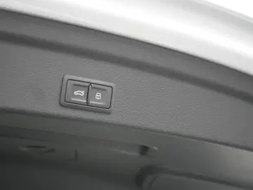 Q3 Sportback 45 e S line ACC NAVI SHZ SONOS