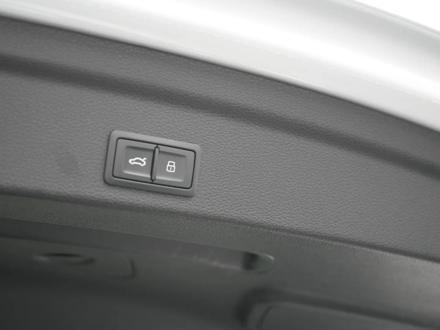 Q3 Sportback 45 e S line ACC NAVI SHZ SONOS