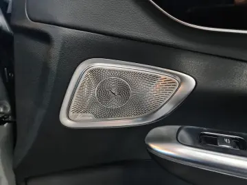 C 300e 2x AMG Night Pano ACC 360  LED MBUX  DAB