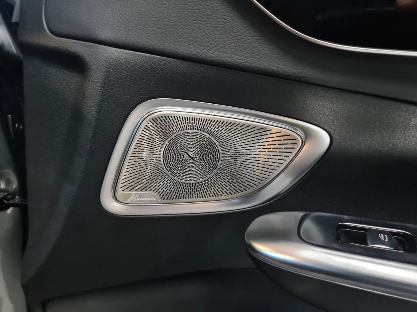 C 300e 2x AMG Night Pano ACC 360  LED MBUX  DAB