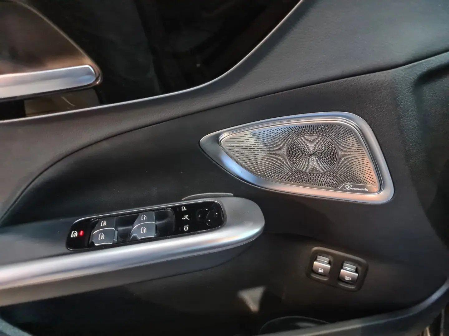 C 300e 2x AMG Night Pano ACC 360  LED MBUX  DAB