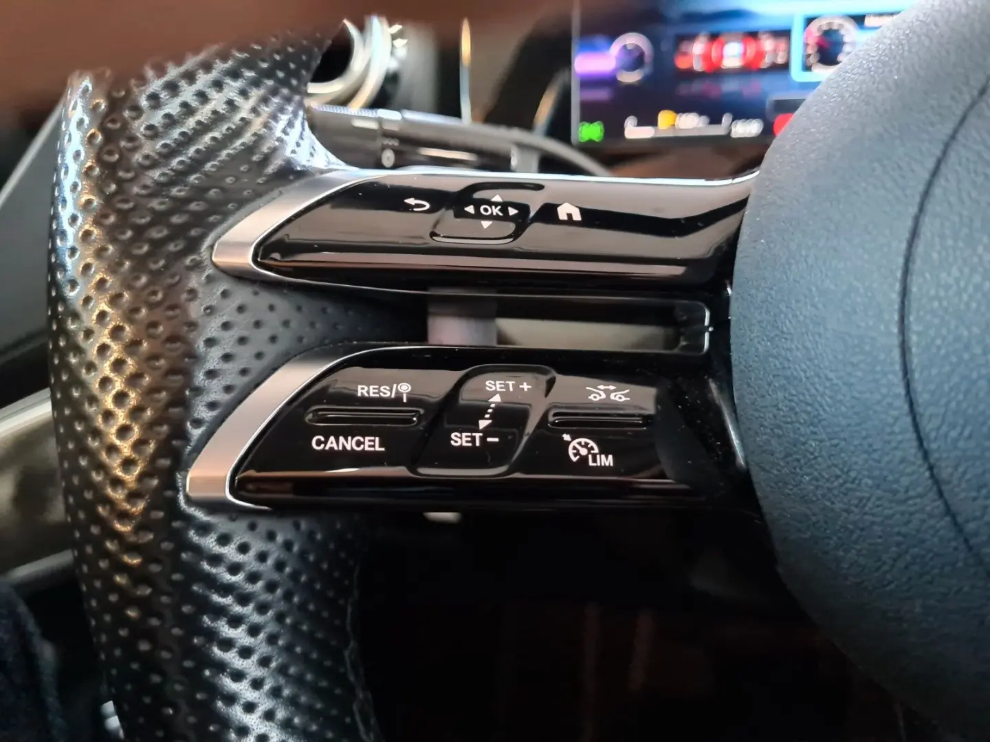 C 300e 2x AMG Night Pano ACC 360  LED MBUX  DAB