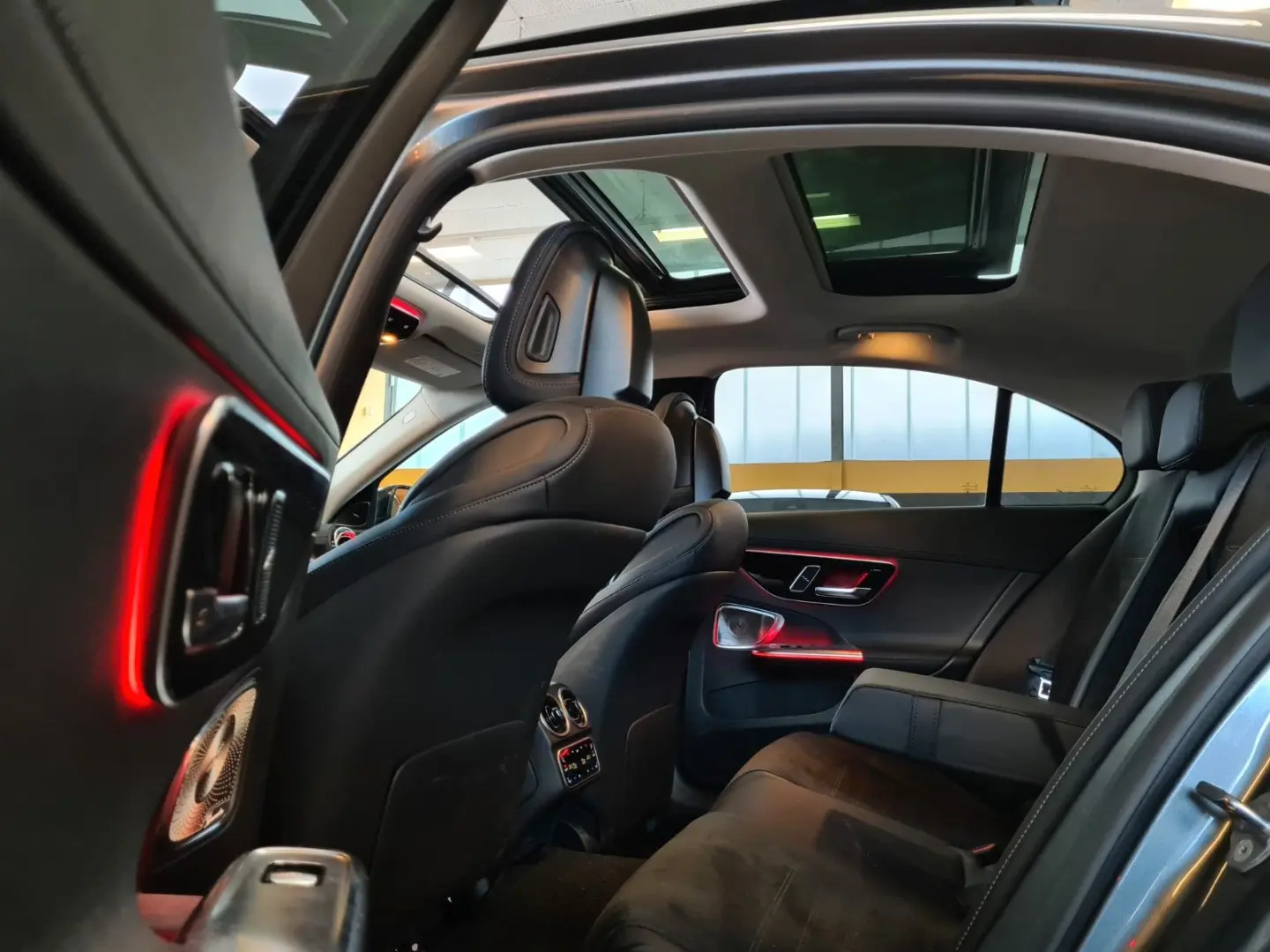 C 300e 2x AMG Night Pano ACC 360  LED MBUX  DAB