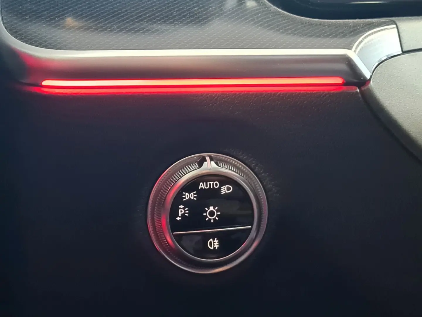 C 300e 2x AMG Night Pano ACC 360  LED MBUX  DAB