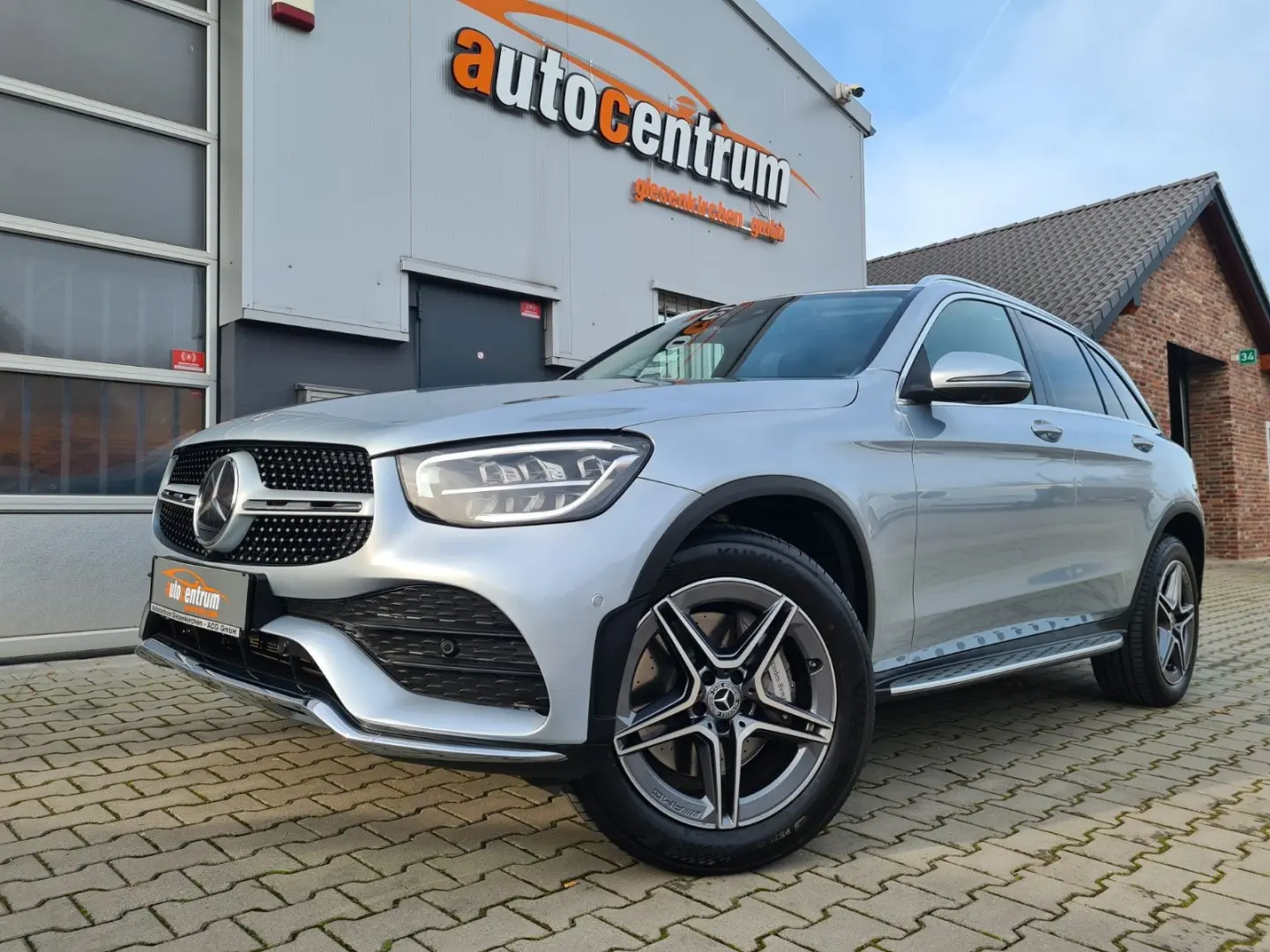 GLC 300e 2x AMG ACC Memo AHK 360  Alarm Trittbr