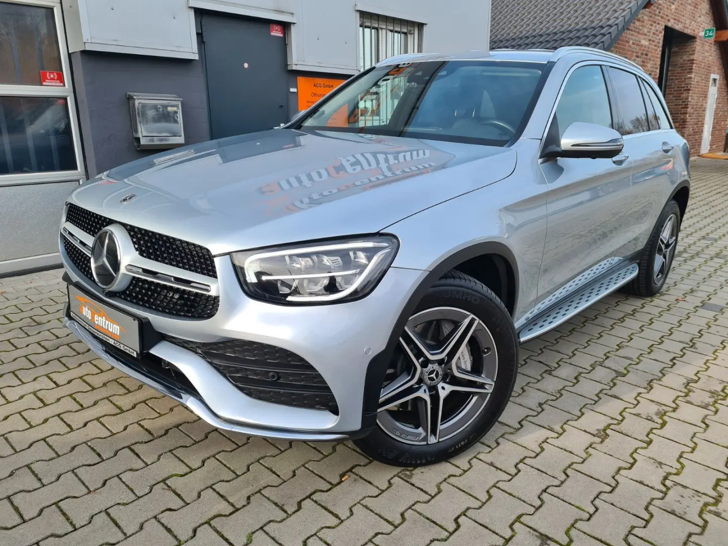 GLC 300e 2x AMG ACC Memo AHK 360  Alarm Trittbr