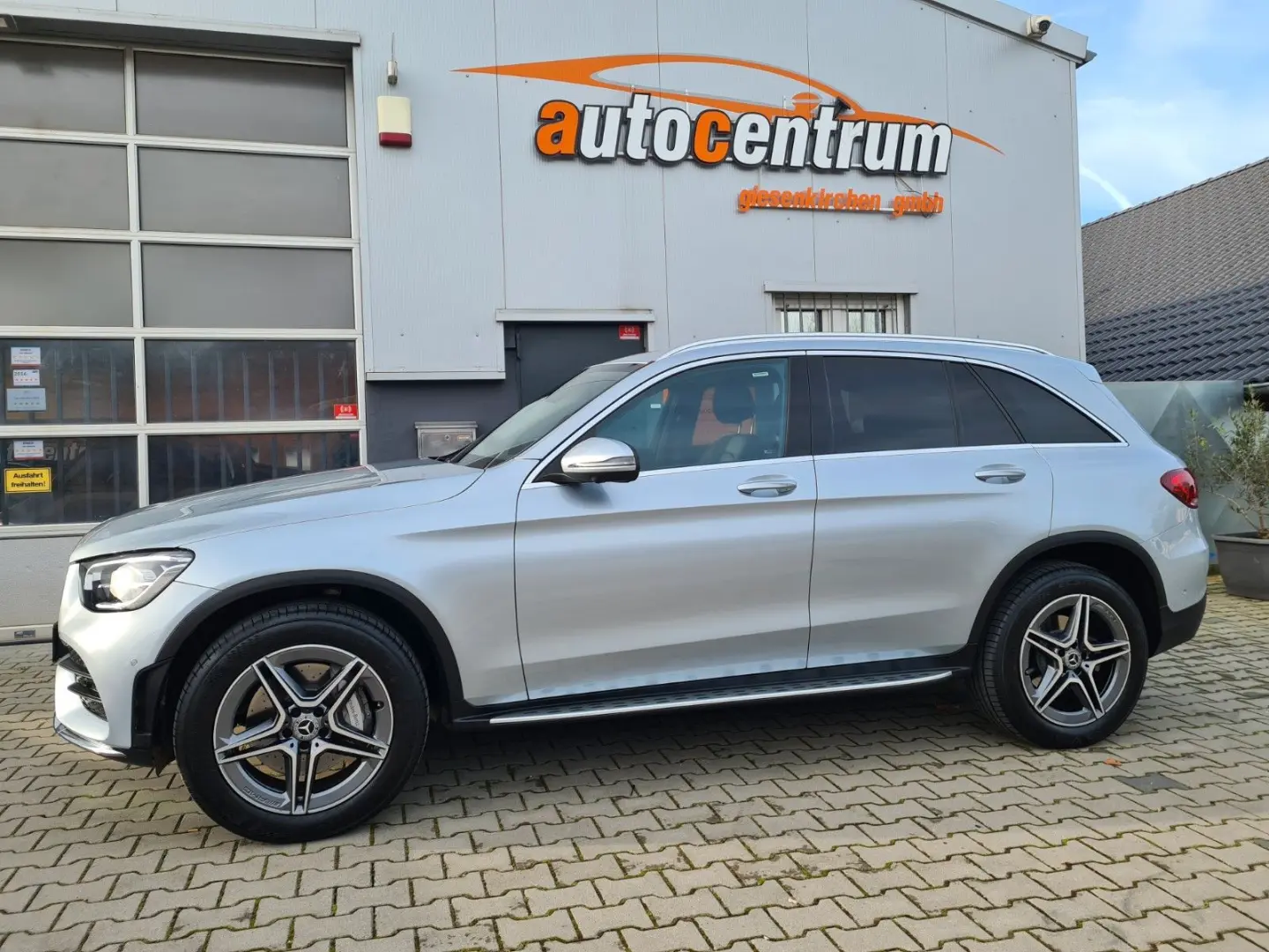 GLC 300e 2x AMG ACC Memo AHK 360  Alarm Trittbr