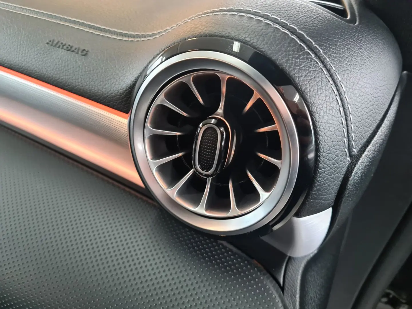 CLA 250e Cpe AMG Night Pano MBUX  MltBeam RF-Kam