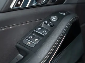 X5 xDrive 30d M Sport MassgSitz StandHeiz HeadUp