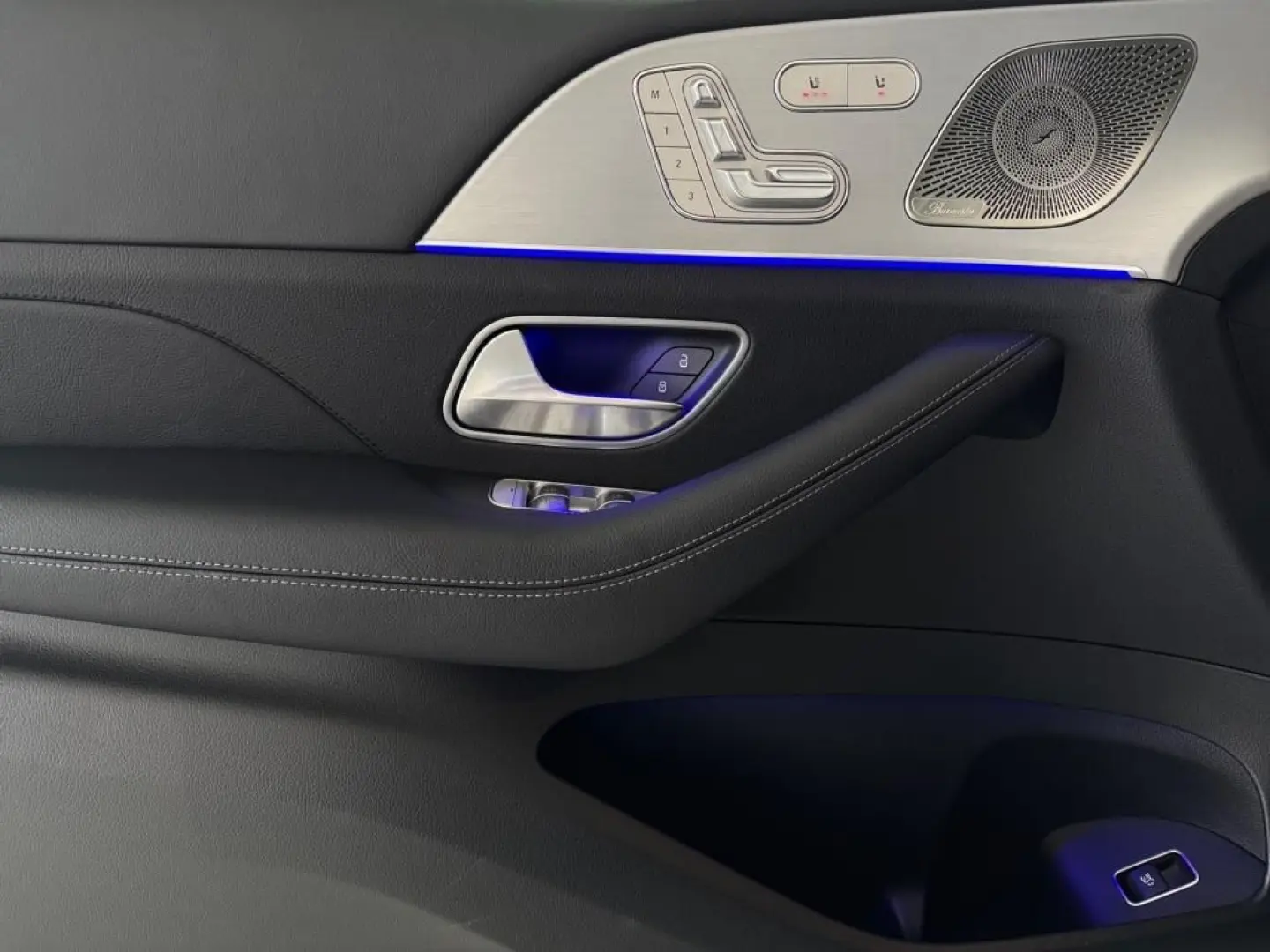 GLE 300 d 4M AMG Night MBEAM BURM DISTR PANO AHK