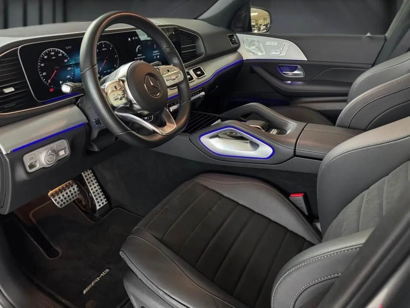 GLE 300 d 4M AMG Night MBEAM BURM DISTR PANO AHK