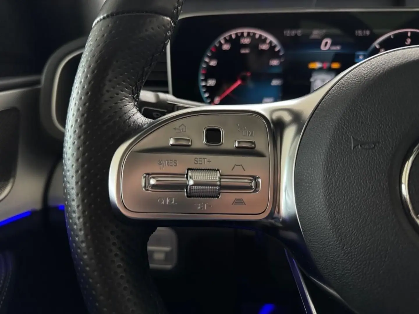 GLE 300 d 4M AMG Night MBEAM BURM DISTR PANO AHK