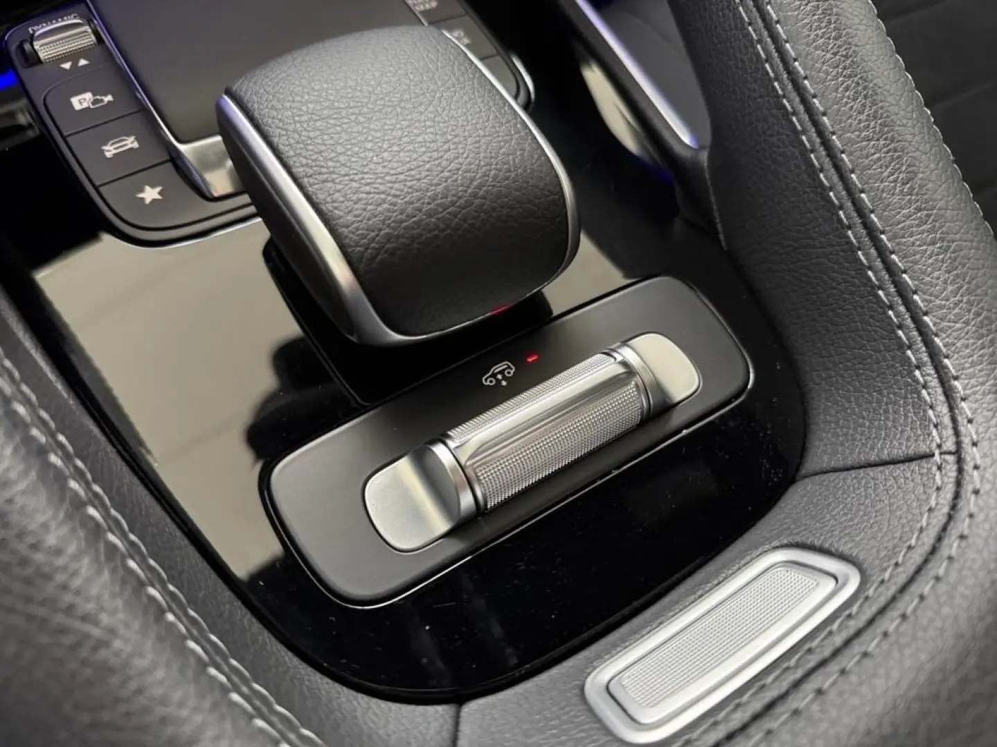 GLE 300 d 4M AMG Night MBEAM BURM DISTR PANO AHK