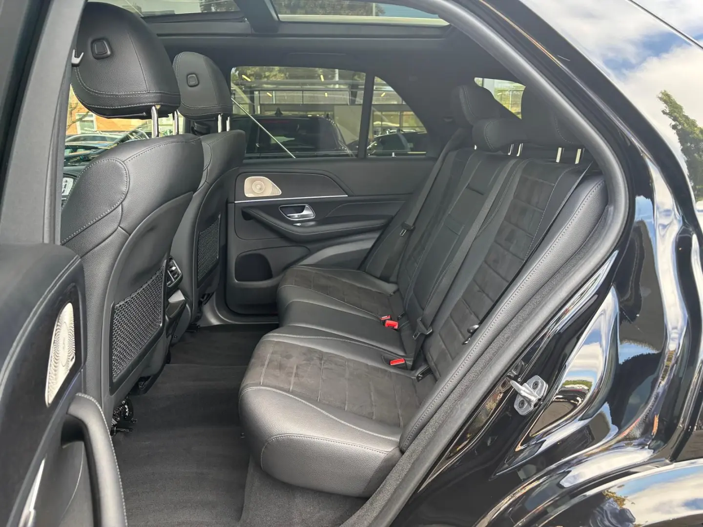 GLE 300 d 4M AMG Line Pano AHK Burm Fahreras 21