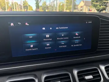 GLE 300 d 4M AMG Line Pano AHK Burm Fahreras 21