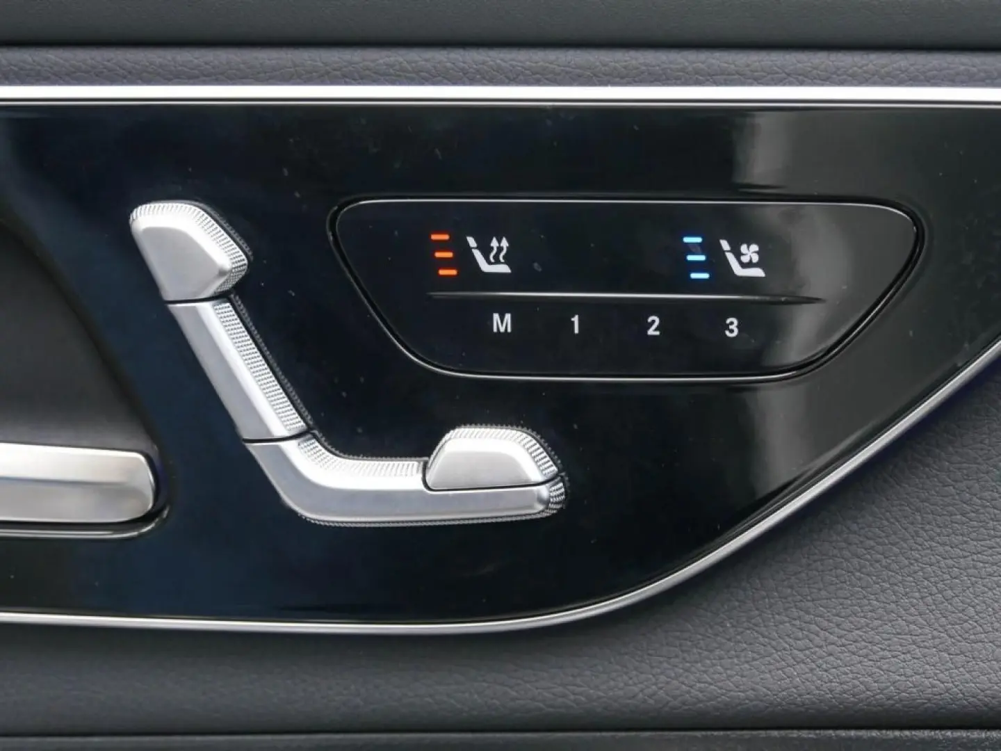 GLC 300 4MATIC Coupé AMG-Sport Burm Pano Digital