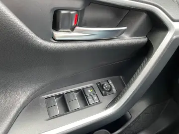 RAV 4 2.5 4x2 Hybrid Team D