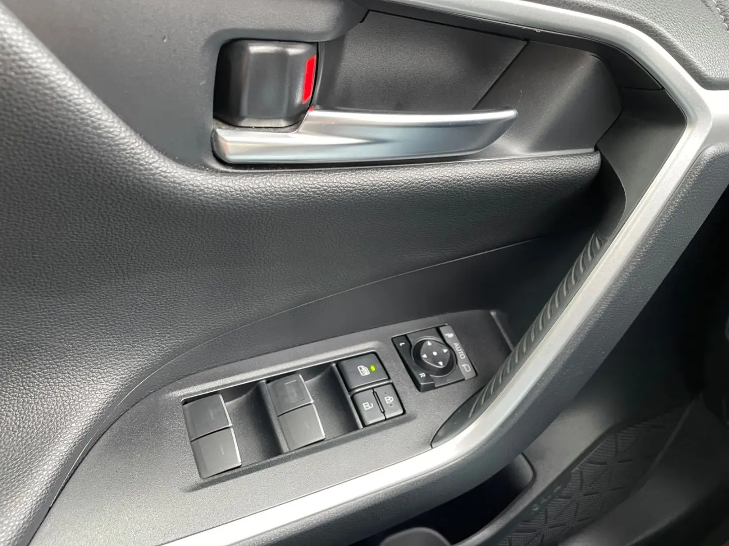 RAV 4 2.5 4x2 Hybrid Team D