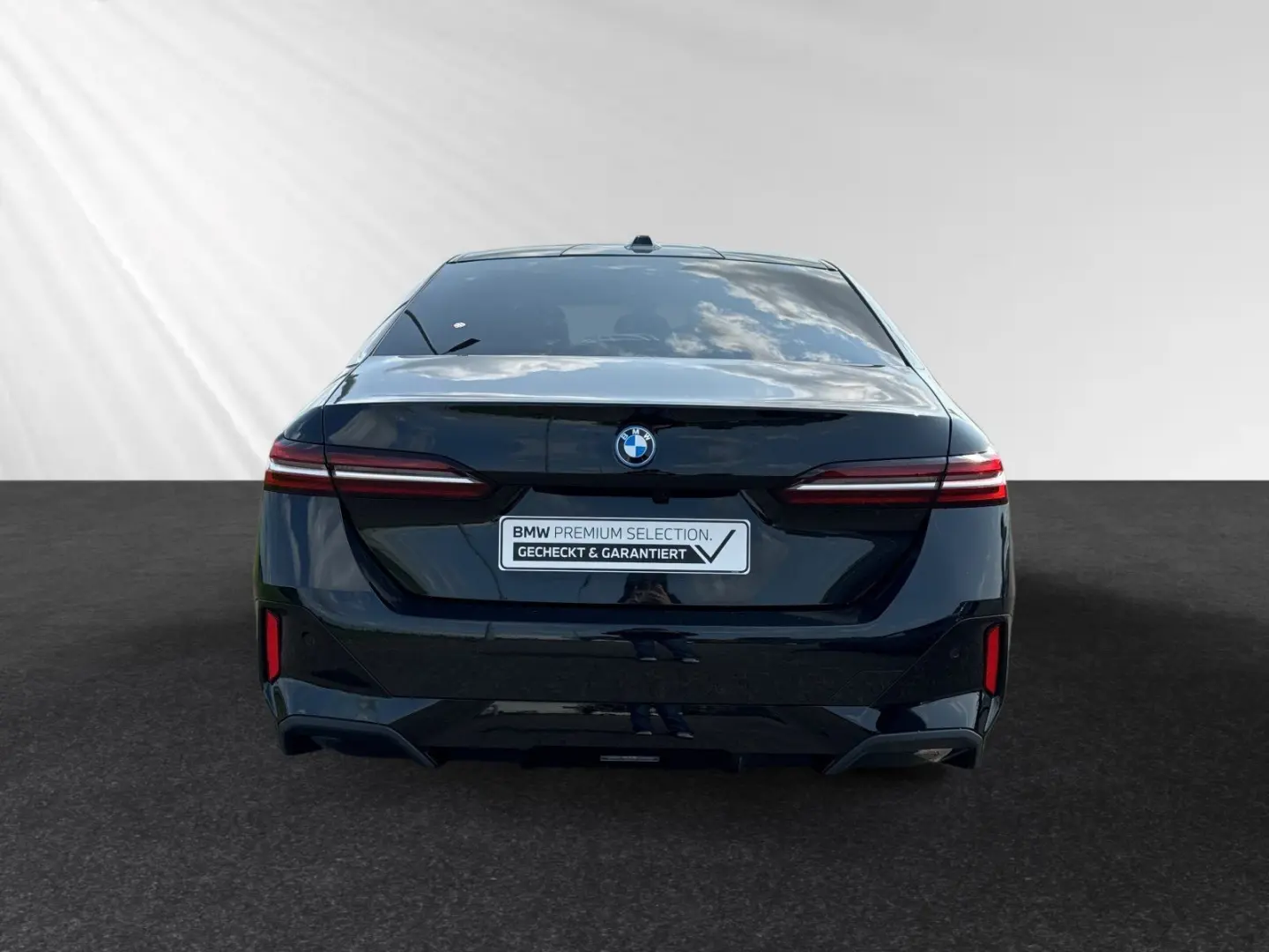 530e  € 1.190 Zubehörbonus M Sport AHK Pano