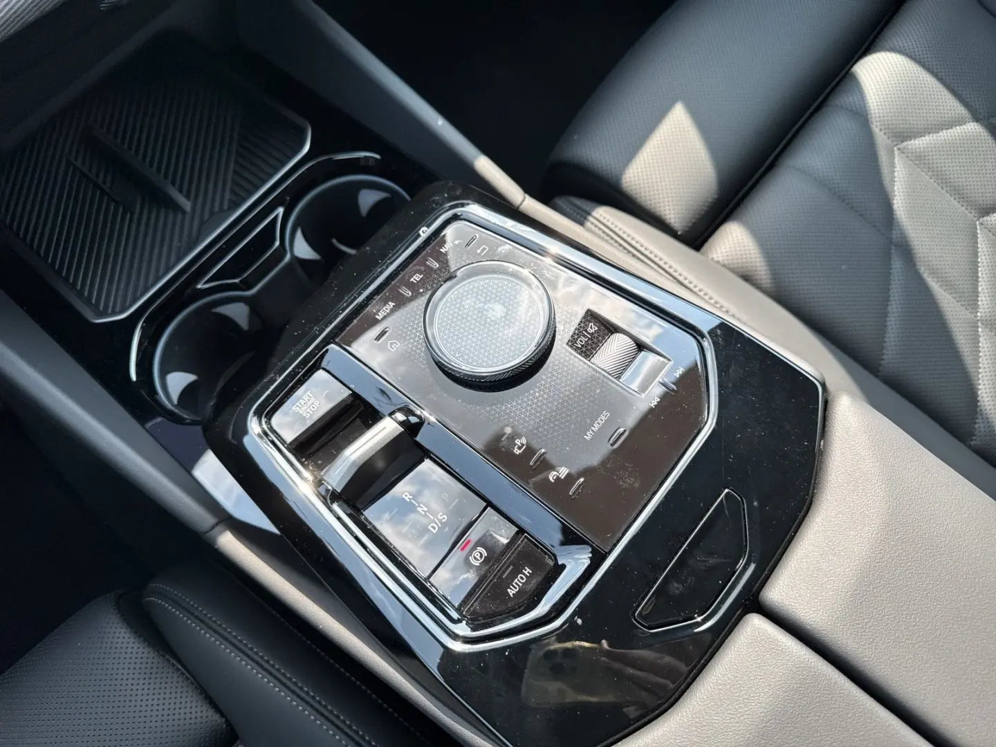 530e  € 1.190 Zubehörbonus M Sport AHK Pano