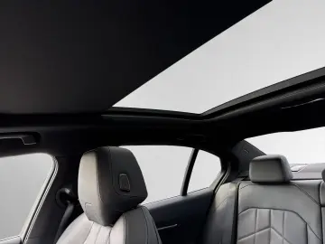 530e  € 1.190 Zubehörbonus M Sport AHK Pano