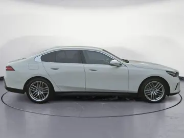 540d xDrive Navi Tempom.aktiv Bluetooth PDC MP3